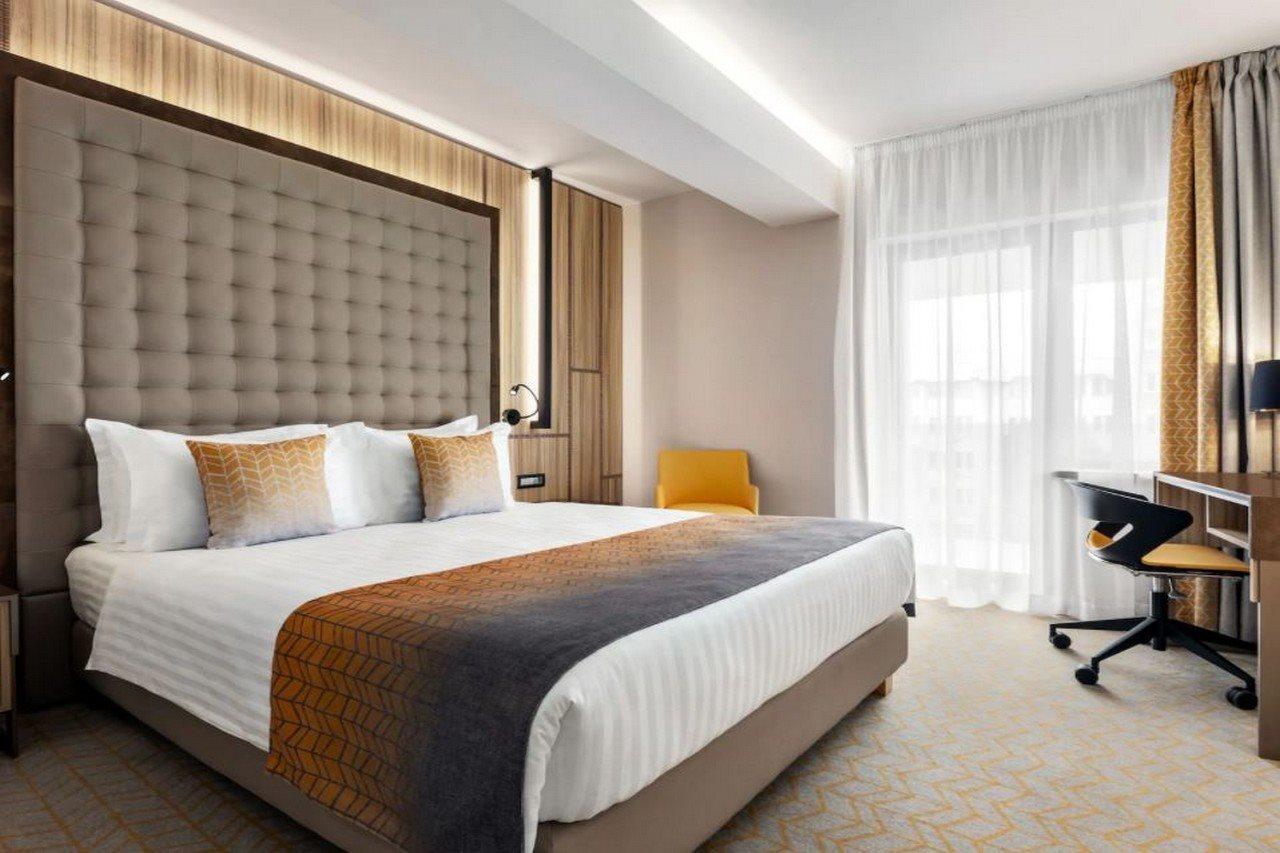 Ramada By Wyndham Ramnicu Valcea Hotel Exterior photo